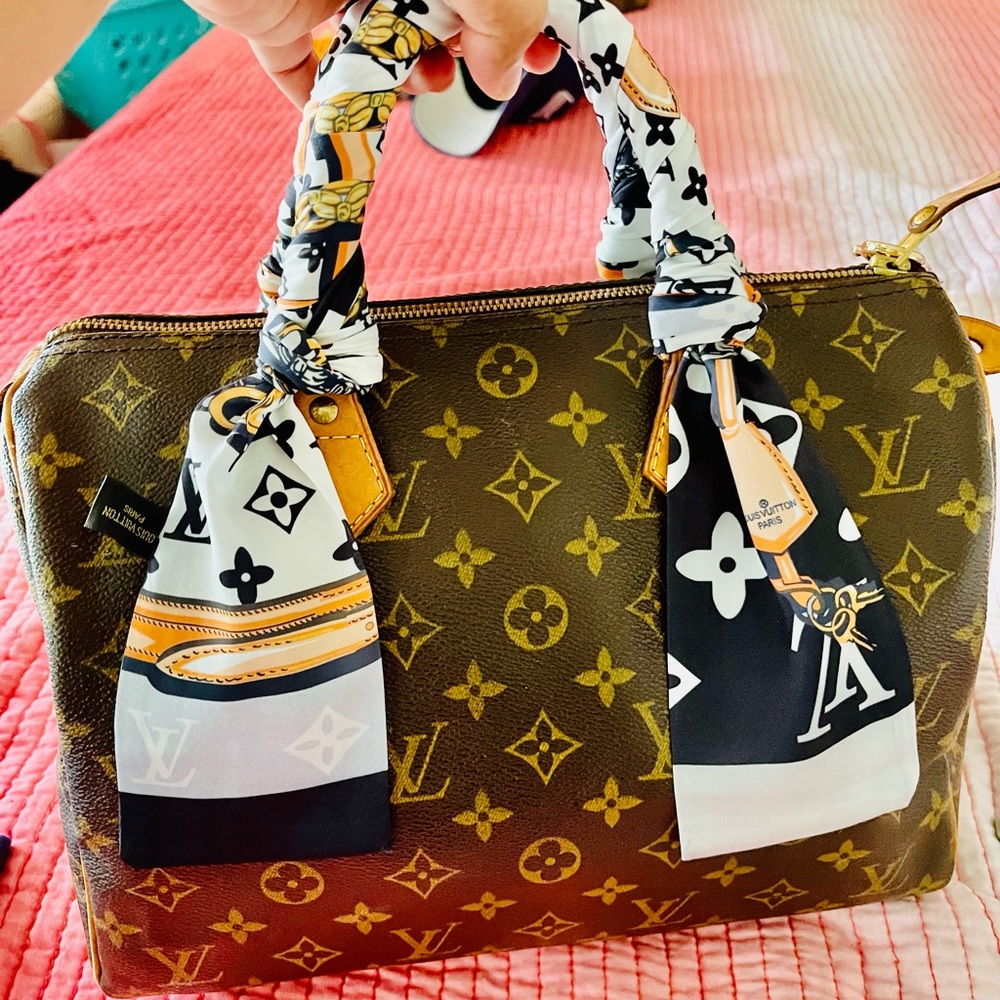 Authentic LOUIS VUITTON  Monogram Speedy 30
